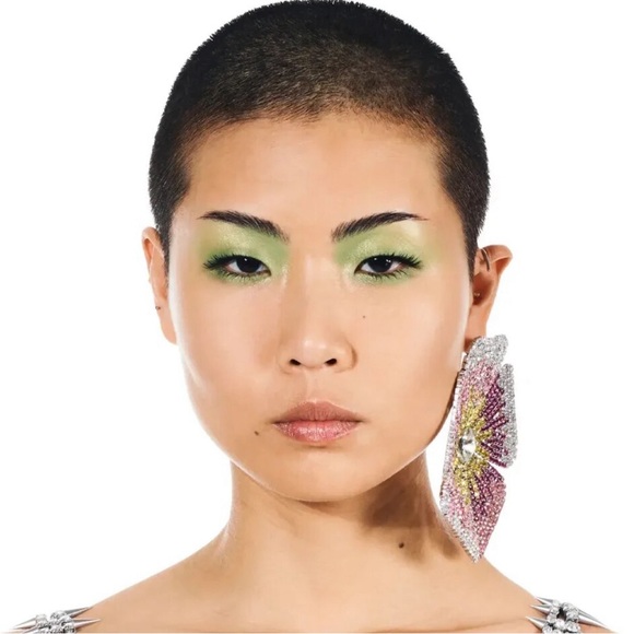 Exaggerated Crystal Flower Statement Ear Cuff - Picture 2 of 6